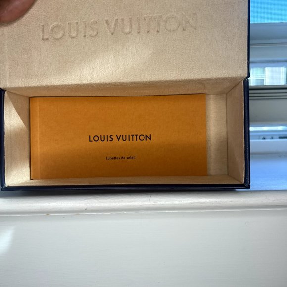 Louis Vuitton Moon Cat Eye Sunglasses Creme Monogram Temples - Picture 9 of 10